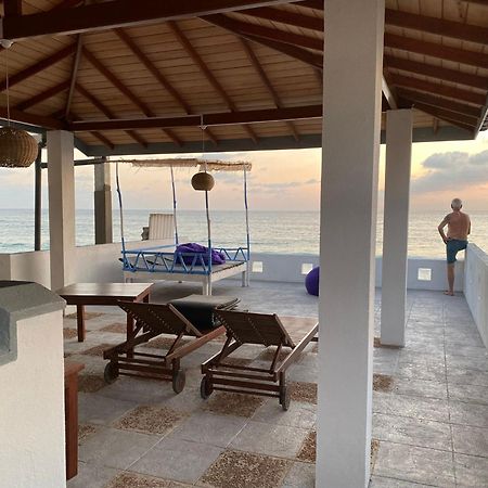 Blue Ocean Villa Hikkaduwa Eksteriør billede